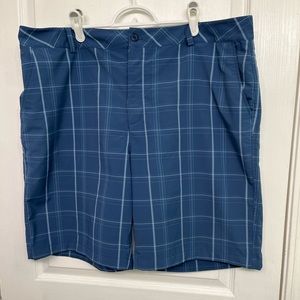 Under Armour Performance Blue Plaid Polyester Blend Shorts Size 40R.